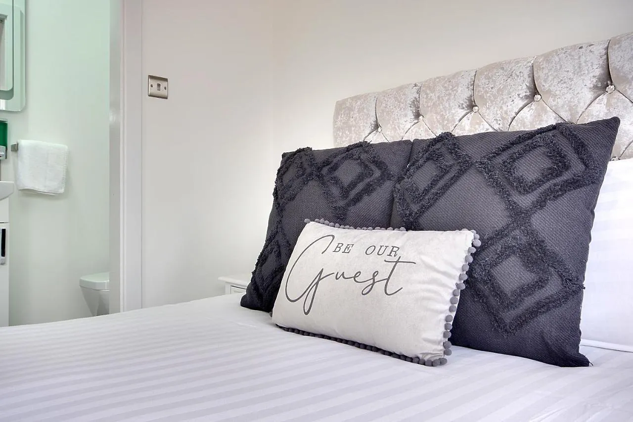 7 Palms Villa Bournemouth Holiday home