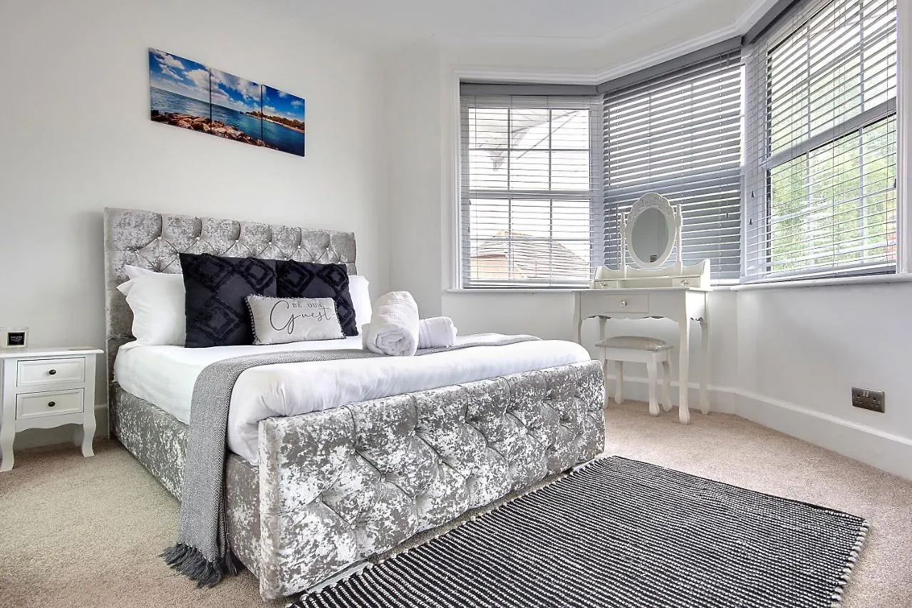 7 Palms Villa Bournemouth 0*,