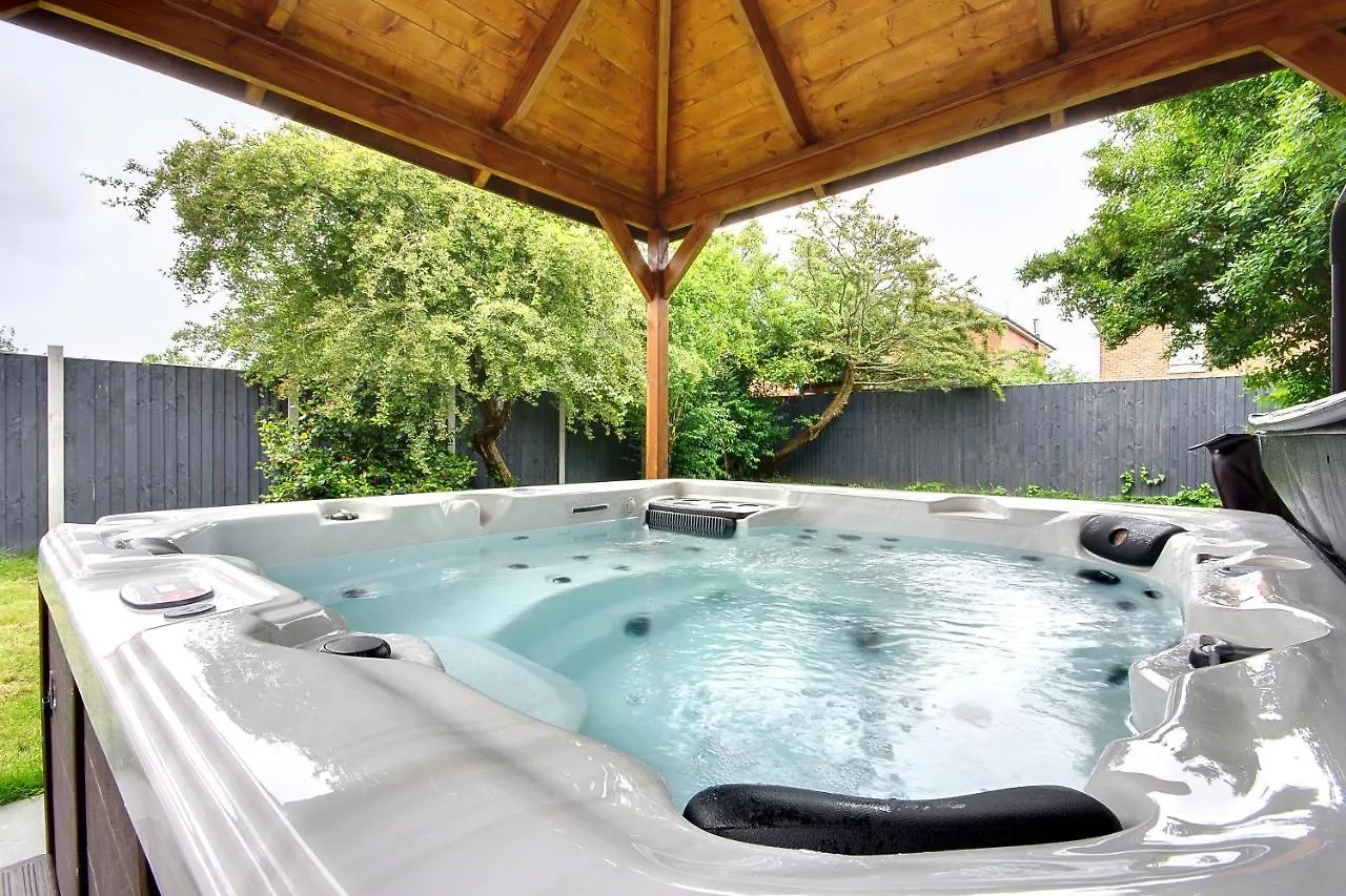 7 Palms Villa Bournemouth