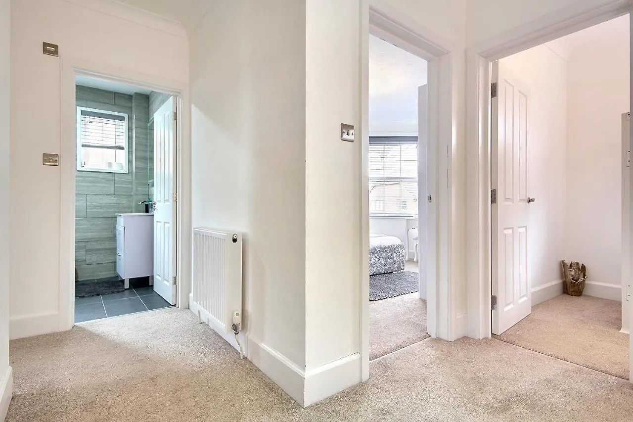 7 Palms Villa Bournemouth